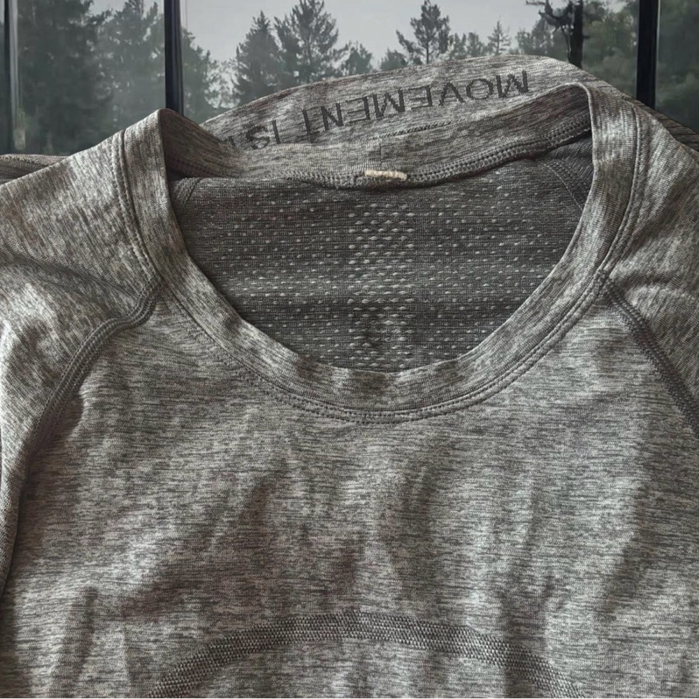 Lululemon Swiftly Tech Gray Long Sleeve Athletic Tee - Picture 3 of 4